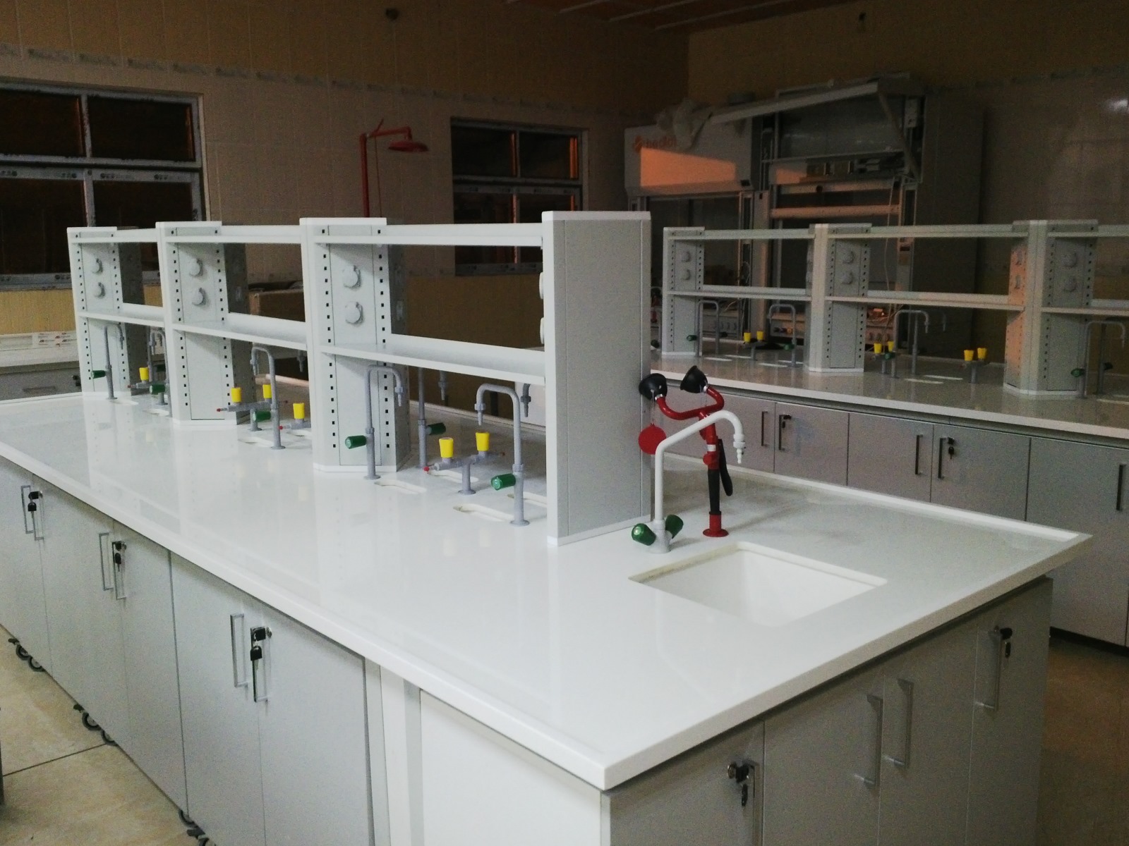 High-Tech Laboratory Configuration